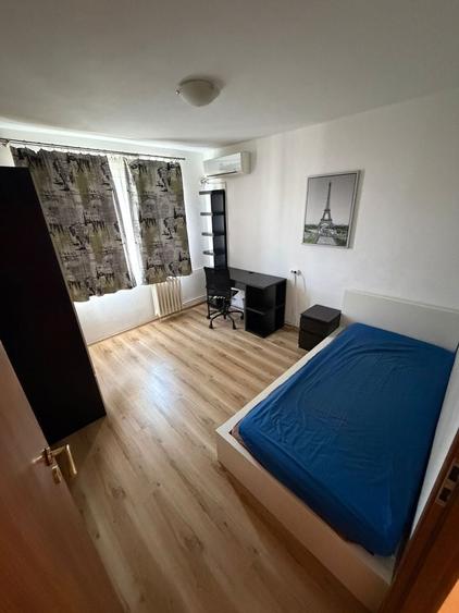 Apartament cu 3 camere decomandat în Dristor