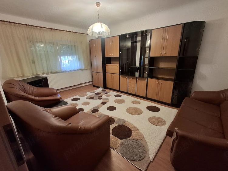 Apartament cu 3 camere decomandat în 1 Mai
