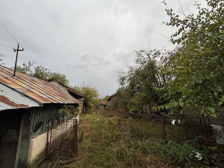 Casă individuală cu 4 camere cu Canalizare în Ologeni