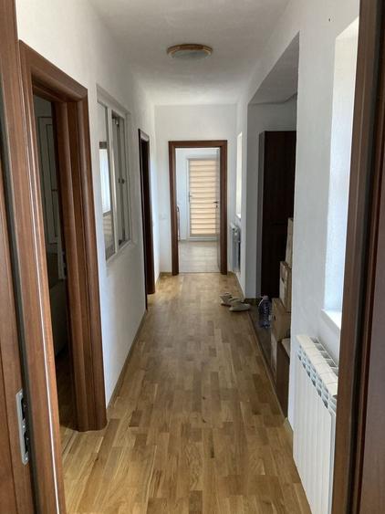 Casă cu 3 camere cu Teren 650 Mp în Șimnicu de Sus