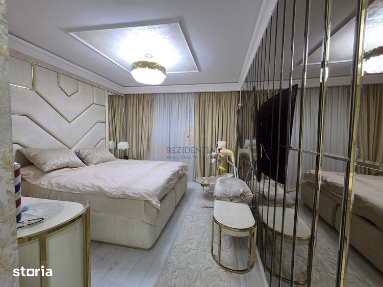 Apartament cu 4 camere decomandat în Metalurgiei