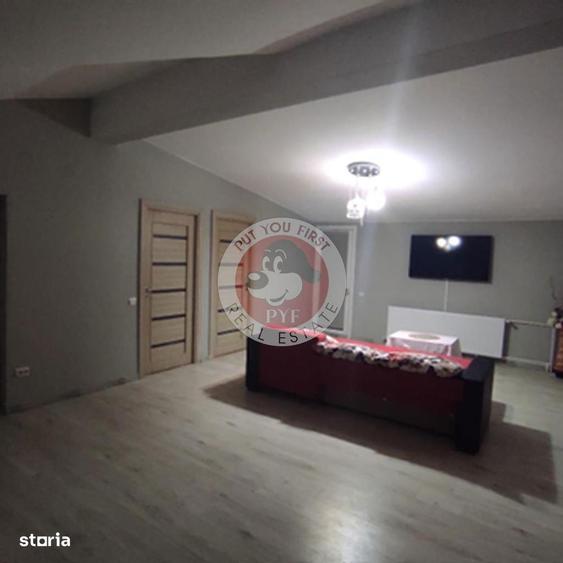 Casă cu 9 camere cu Teren 432 Mp în Dristor