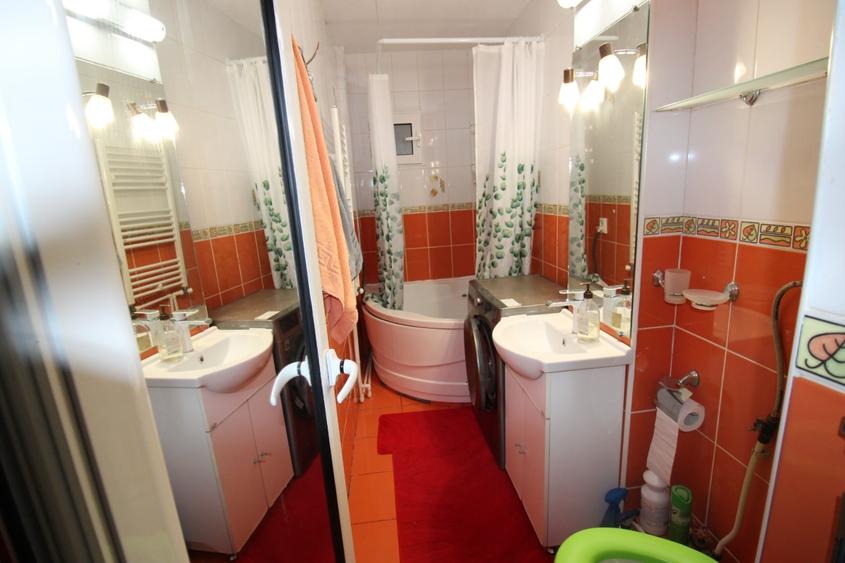Apartament cu 2 camere decomandat, mobilat în