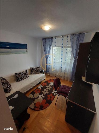 Apartament cu 3 camere decomandat, mobilat în Nicolina
