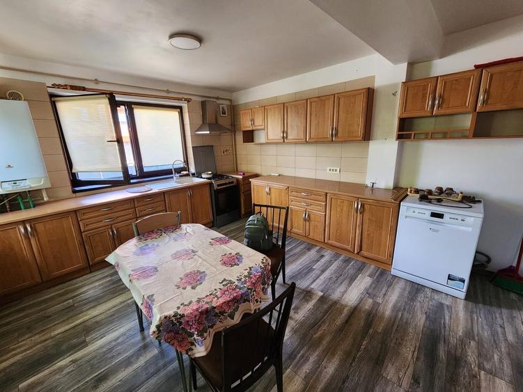 Casă cu Teren 110 Mp în Apărătorii Patriei