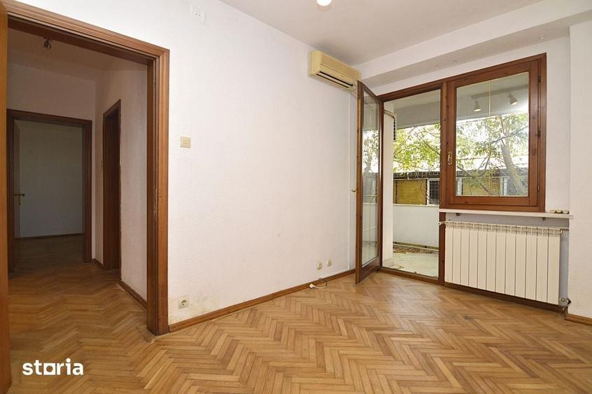 Casă cu 8 camere cu Teren 350 Mp în Gara de Nord
