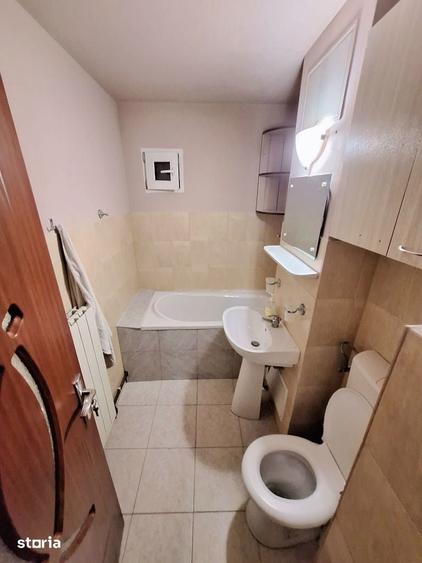 Apartament cu 2 camere decomandat în Calea București