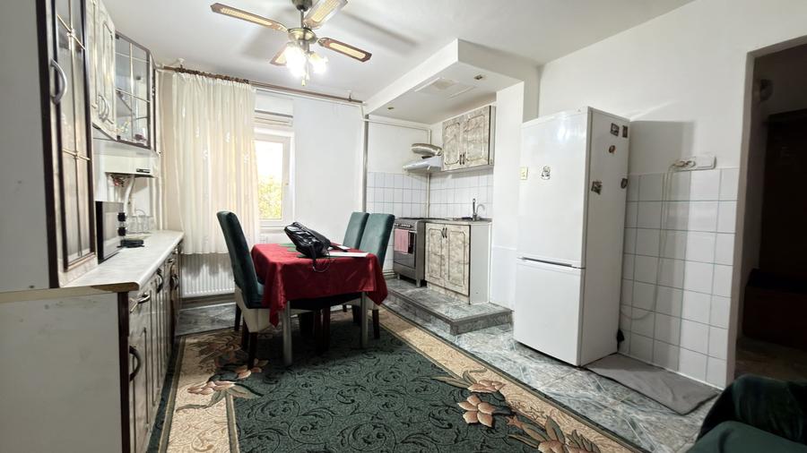 Apartament cu 3 camere nedecomandat, mobilat în Freidorf