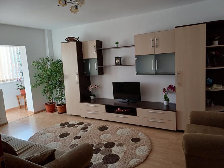 Apartament cu 2 camere decomandat în Aradului