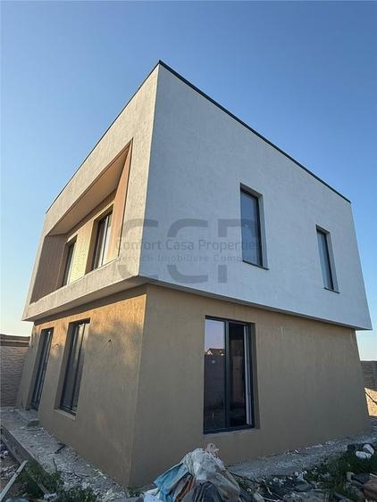 Casă cu 4 camere cu Teren 200 Mp în Pantelimon