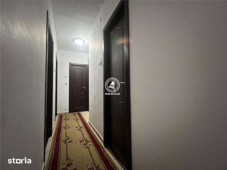 Apartament cu 3 camere decomandat în Nicolina