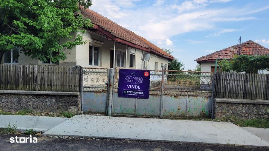 Casă cu 5 camere cu Teren 1969 Mp în Dănești