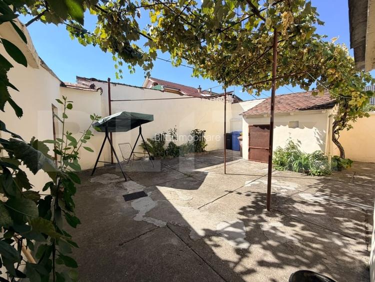 Casa individuala cu 4 camere ,curte si garaj Sibiu zona Lupeni