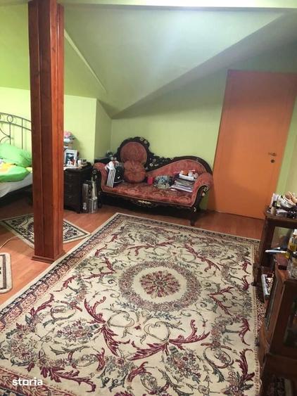 Casă cu 8 camere cu Teren 750 Mp în Central