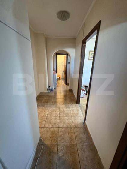 Apartament cu 4 camere decomandat, mobilat în Prundu