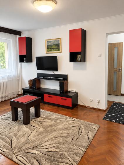 Apartament cu 2 camere semidecomandat, mobilat în Jiului