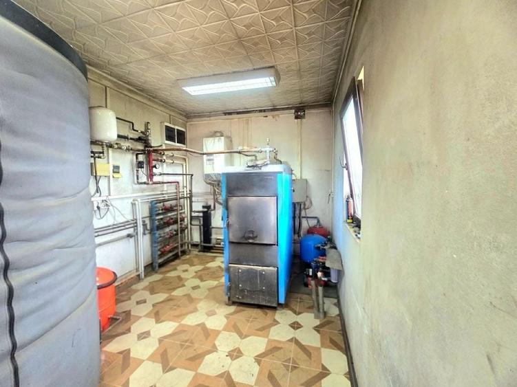 Casă cu 4 camere cu Teren 7773 Mp în Central