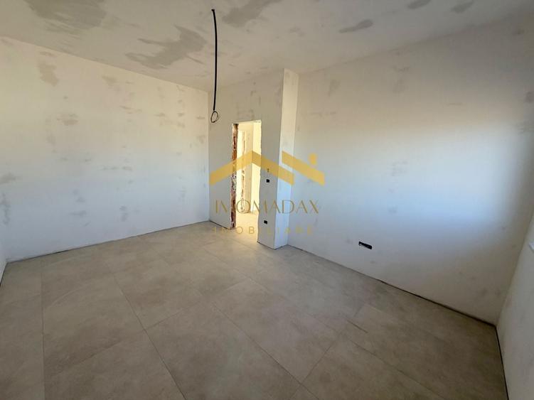 Duplex cu 3 camere cu Canalizare în Bucovăț (Remetea Mare)
