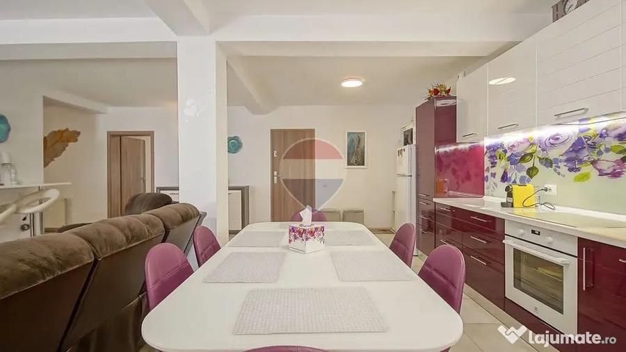 Apartament cu 4 camere decomandat în Clăbucet