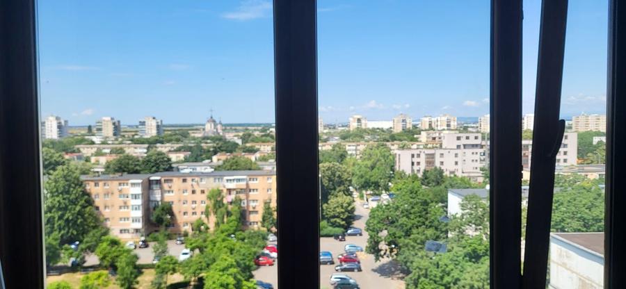 Apartament cu 2 camere decomandat în Vest