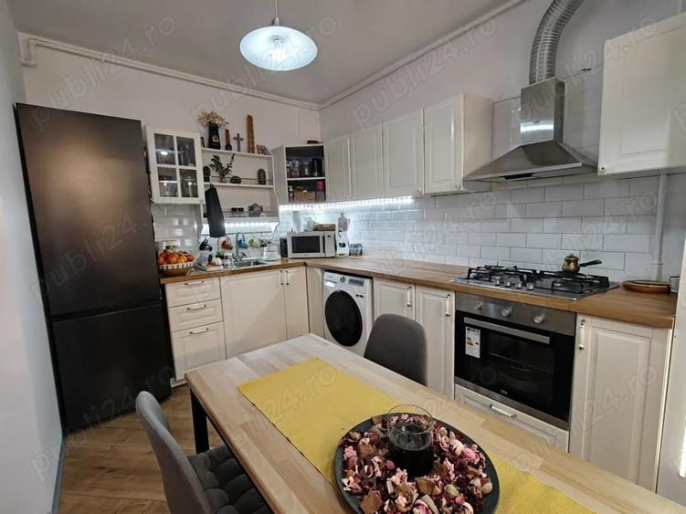 Apartament cu 3 camere decomandat în Central