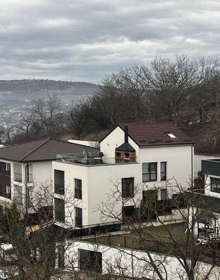Apartament cu 3 camere, mobilat în Gruia