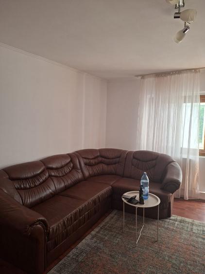 Apartament cu 2 camere semidecomandat în Lacu