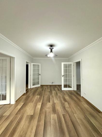 Apartament cu 3 camere semidecomandat în Ultracentral