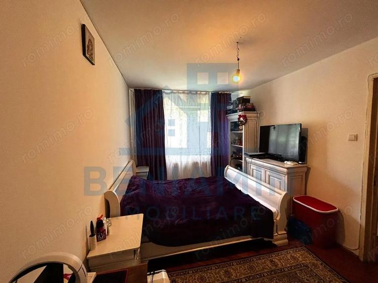 Apartament cu 2 camere semidecomandat în Centrul Civic