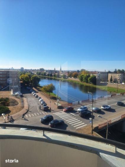 Apartament cu 4 camere decomandat în Girocului