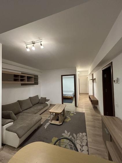 Apartament cu 3 camere decomandat în Gară