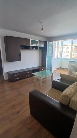 Apartament cu 2 camere semidecomandat în Girocului