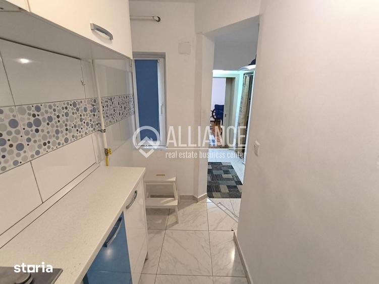 Apartament cu 3 camere semidecomandat, mobilat în Central