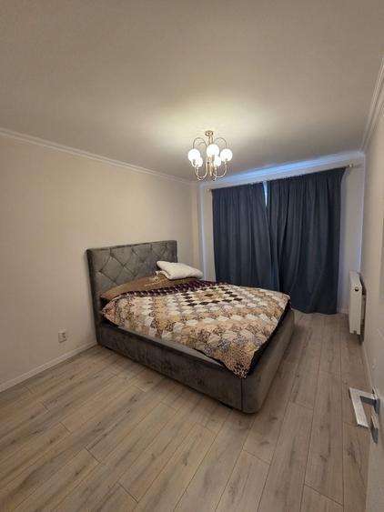 Apartament cu 3 camere semidecomandat în Florești