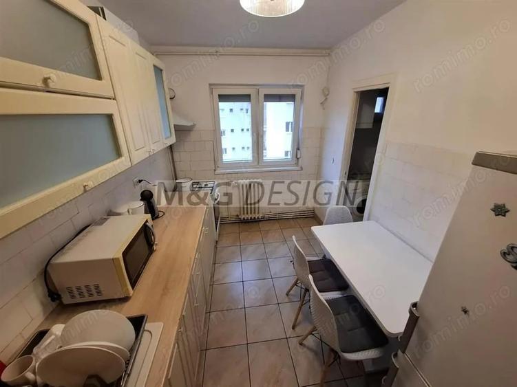 Apartament cu 5 camere decomandat, mobilat în Central