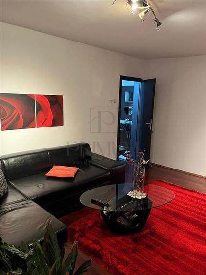Apartament cu 3 camere decomandat, mobilat în Aradului