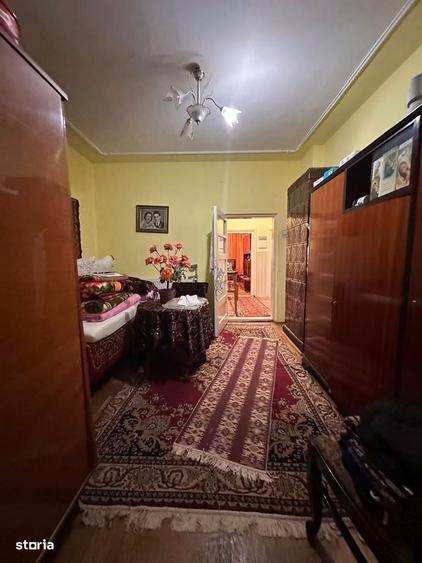 Casă cu 4 camere în Central