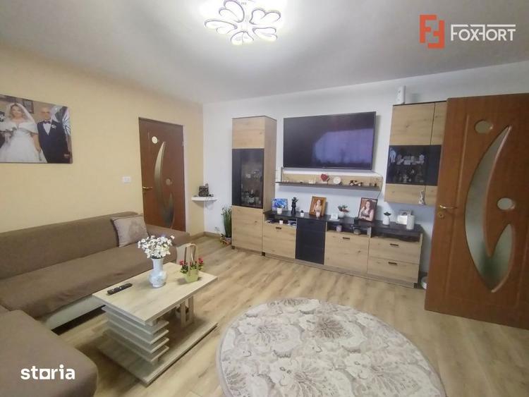 Apartament cu 3 camere semidecomandat, mobilat în Ciarda Roșie