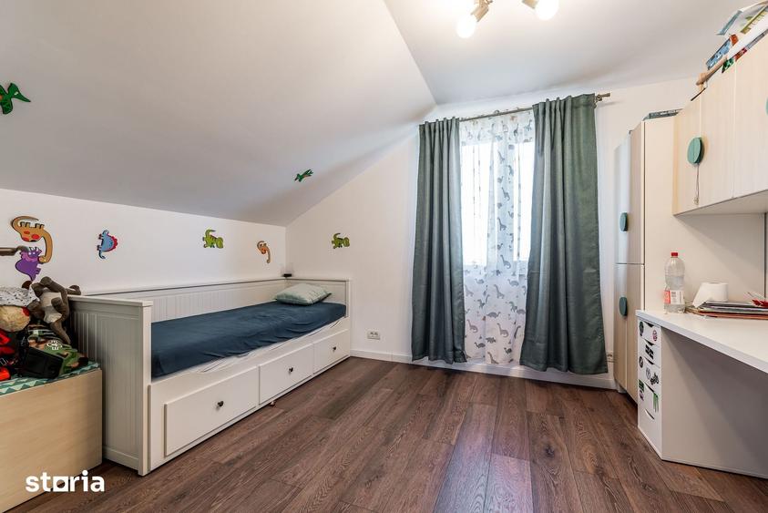 Casă cu 5 camere cu Teren 701 Mp în Vladimirescu