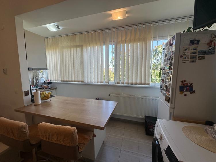 Apartament cu 3 camere decomandat în Brâncoveanu