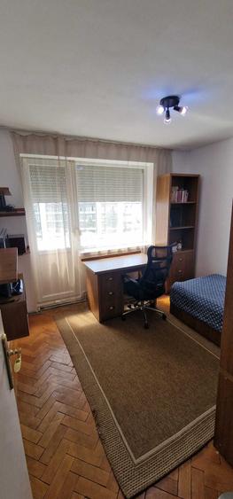 Apartament cu 4 camere decomandat în Săsar