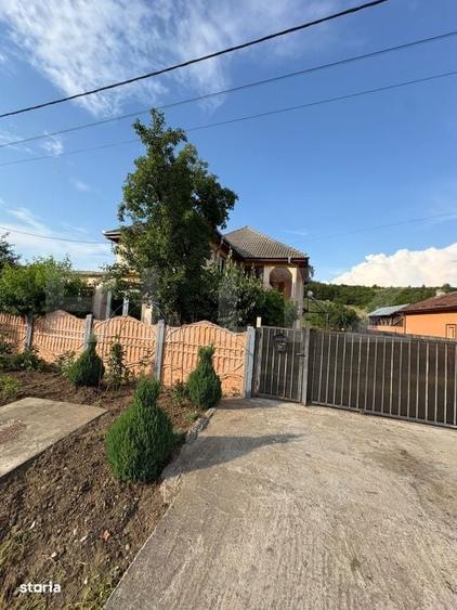 Casă cu 4 camere în Balota de Sus