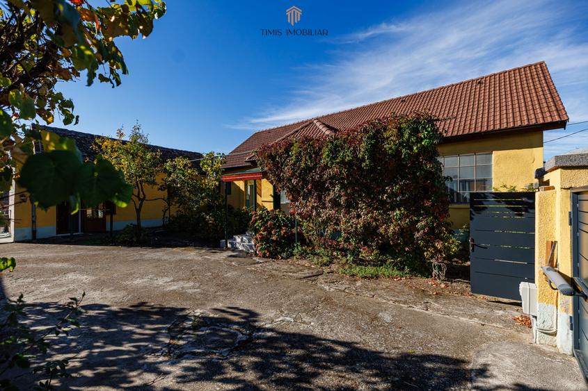 Casă individuală cu 3 camere cu Teren 1929 Mp în Remetea Mare