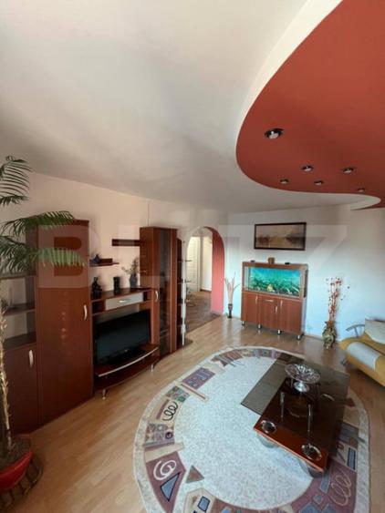 Apartament cu 3 camere decomandat în Craiter
