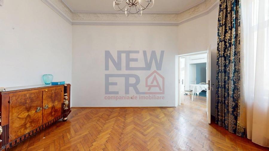 Casă individuală cu 9 camere cu Canalizare în Eminescu