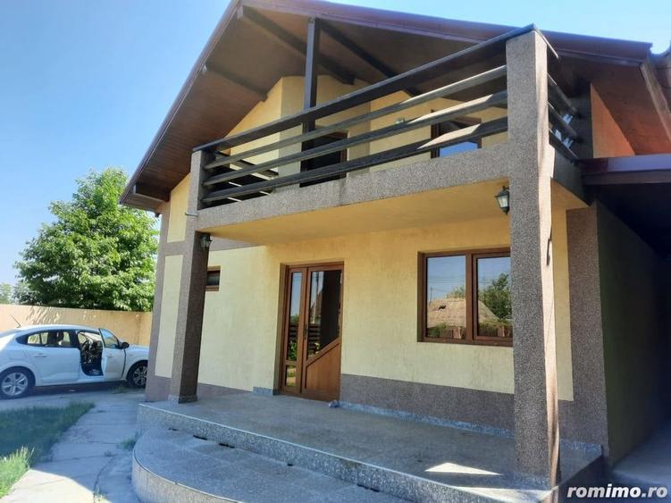 Casă cu 5 camere cu Teren 4000 Mp în Timișești