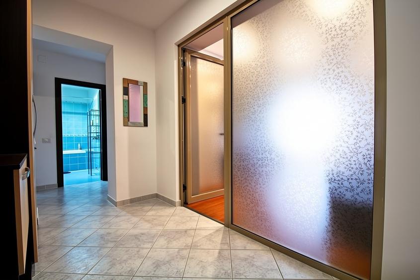 Apartament cu 2 camere semidecomandat în Casa de Cultură