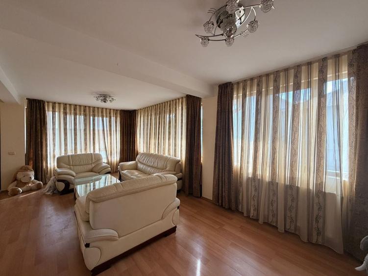 Apartament cu 3 camere semidecomandat, mobilat în Sud-Est