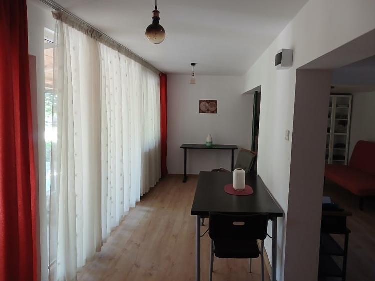 Casă individuală cu 5 camere cu Canalizare în Nord