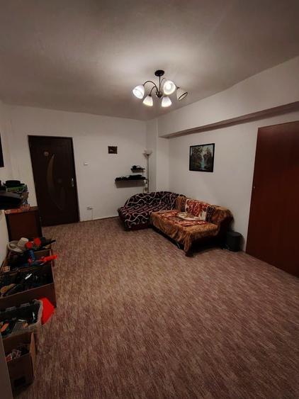 Apartament cu 4 camere decomandat în Ampoi 2